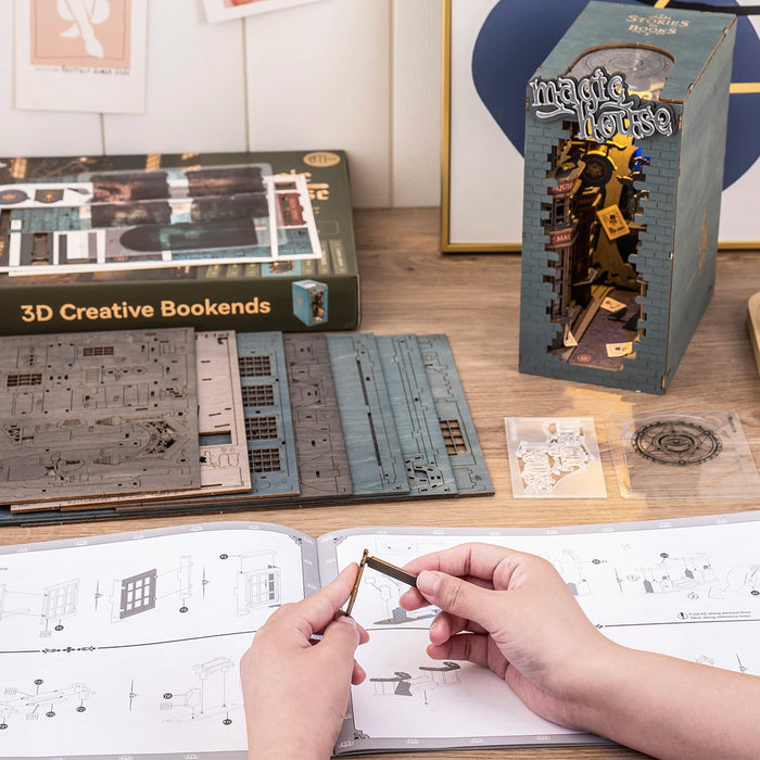 Kit de construcción de madera Book Nook – Callejón mágico 