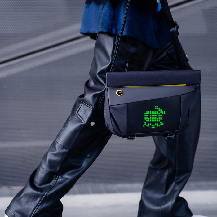 productImage-22435-divoom-pixoo-slingbag-v-umhaengetasche-mit-pixel-display-3.jpg