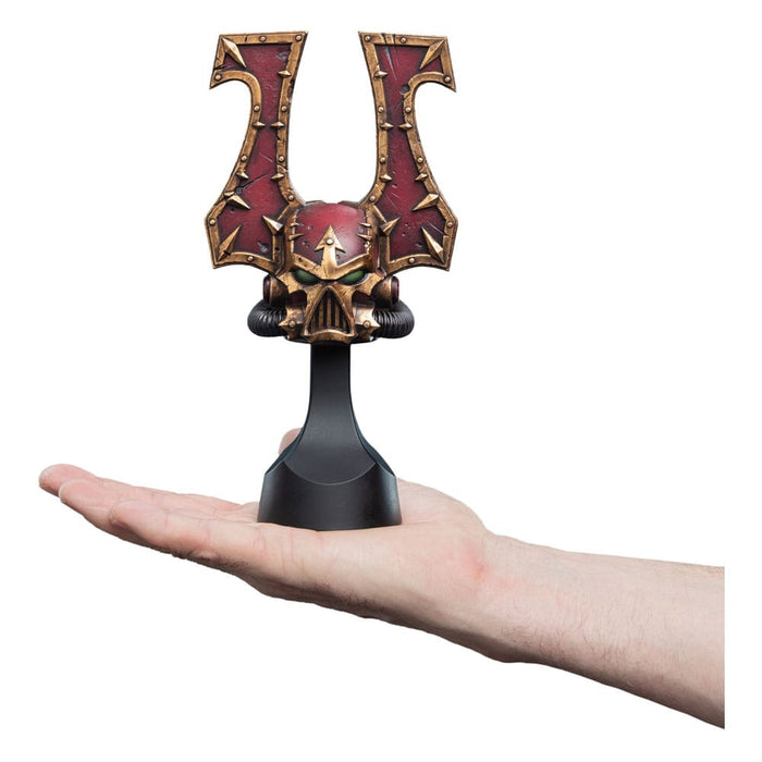 Réplica del casco del Berzerker de Khorne de Warhammer 40,000